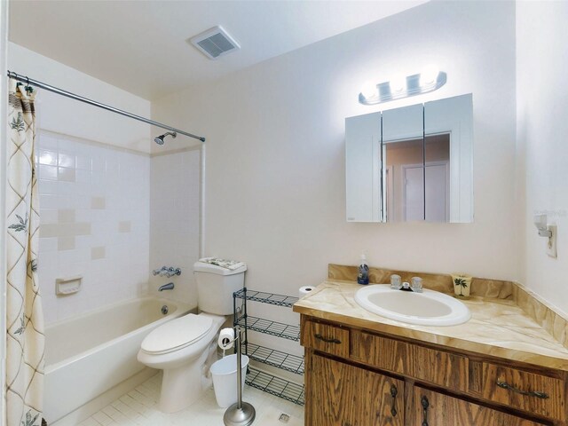 2218 Orange Tree Dr, Edgewater, FL 32141 - full bath featuring vanity, shower / tub combo with curtain, toilet, tile patterned flooring, and visible vents