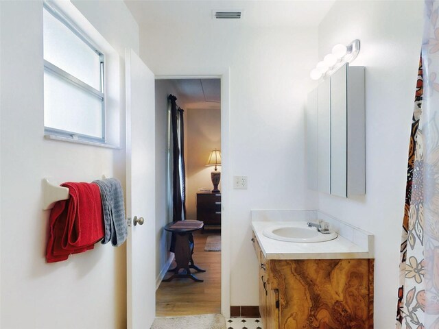 2218 Orange Tree Dr, Edgewater, FL 32141 - full bath with visible vents and vanity