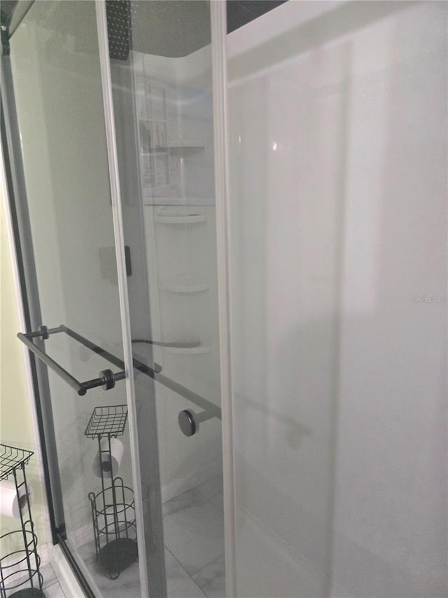 2530 Tamarind Dr, Edgewater, FL 32141 - full bath featuring a shower stall