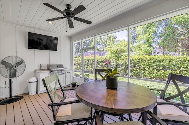 170 Live Oak Ct, New Smyrna Beach, FL 32168 - sunroom / solarium featuring a sink