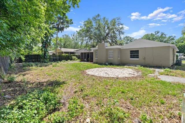 view of yard featuring fence