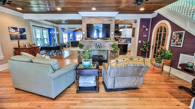 508 Faulkner St, New Smyrna Beach, FL 32168 - living area with a ceiling fan, ornamental molding, light wood-style floors, baseboards, and recessed lighting