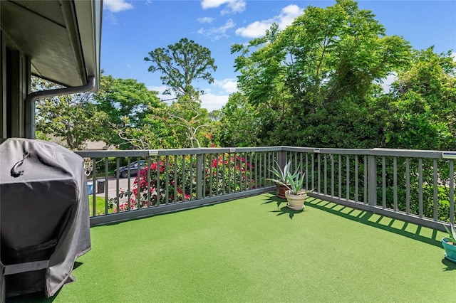 balcony featuring a grill
