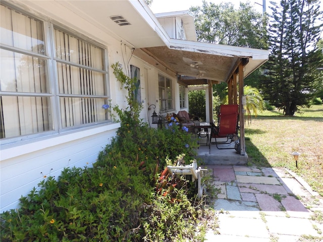 view of patio / terrace with covered porch