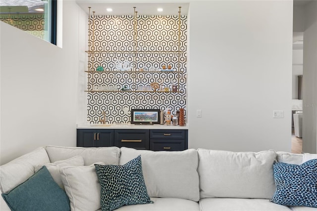 1624 Turnbull Crossings Dr, New Smyrna Beach, FL 32168 - living area featuring bar area and recessed lighting