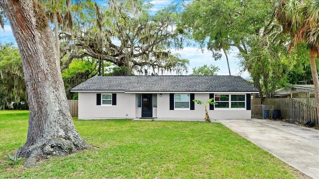 704 Lynn Ave, New Smyrna Beach, FL 32168 - photo 1