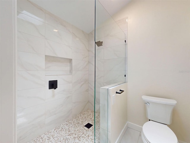 2950 Sunset Dr, New Smyrna Beach, FL 32168 - full bath featuring walk in shower, toilet, and baseboards