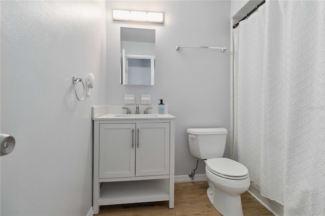 1920 Travelers Palm Dr, Edgewater, FL 32141 - bathroom featuring wood finished floors, vanity, and curtained shower