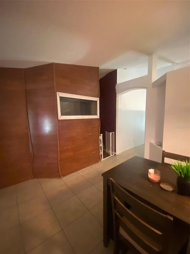 2122 Orange Tree Dr, Edgewater, FL 32141 - hall featuring light tile patterned floors