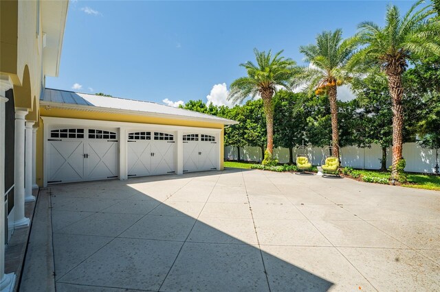 1212 S Riverside Dr, New Smyrna Beach, FL 32168 - view of garage