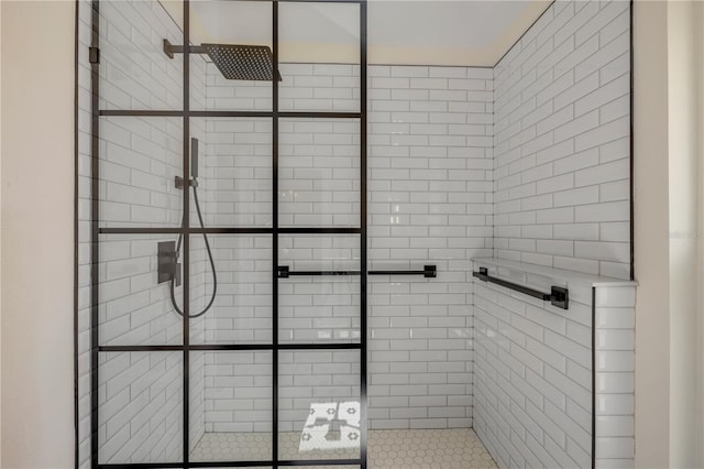 527 Old Minorcan Trl, New Smyrna Beach, FL 32168 - full bathroom with a shower stall