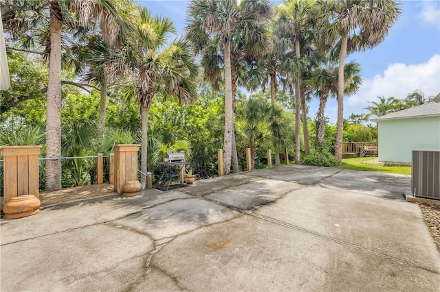 527 Old Minorcan Trl, New Smyrna Beach, FL 32168 - view of patio