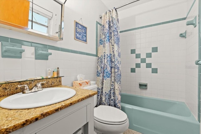 211 Fox Pl, Port Orange, FL 32127 - bathroom with vanity, shower / tub combo with curtain, and tile walls