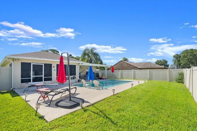 318 Two Oaks Dr, Edgewater, FL 32141 - view of pool with a fenced backyard and a patio