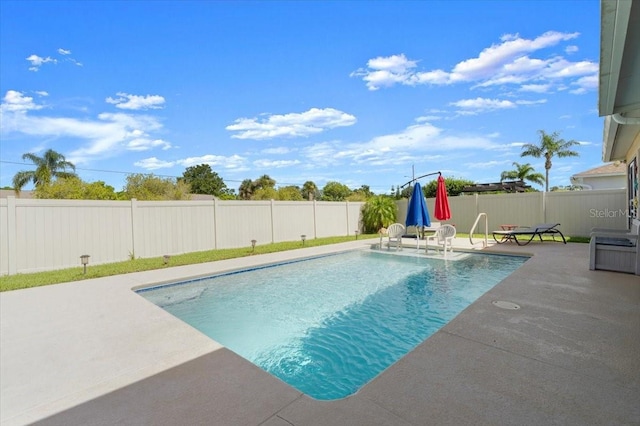 318 Two Oaks Dr, Edgewater, FL 32141 - view of pool featuring a patio area and a fenced backyard