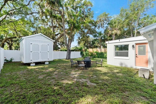 129 Rogers Pl, Port Orange, FL 32127 - fenced backyard with a shed
