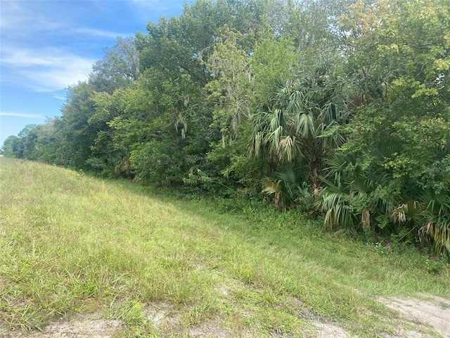 Listing photo 2 for Grissom Pkwy, Cocoa FL 32927