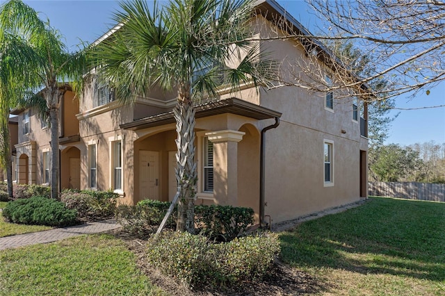 view of front of house with a front yard