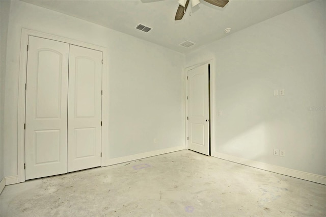 unfurnished bedroom featuring a closet and ceiling fan