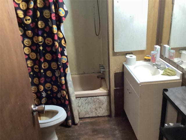 full bathroom with toilet, shower / tub combo with curtain, and large vanity