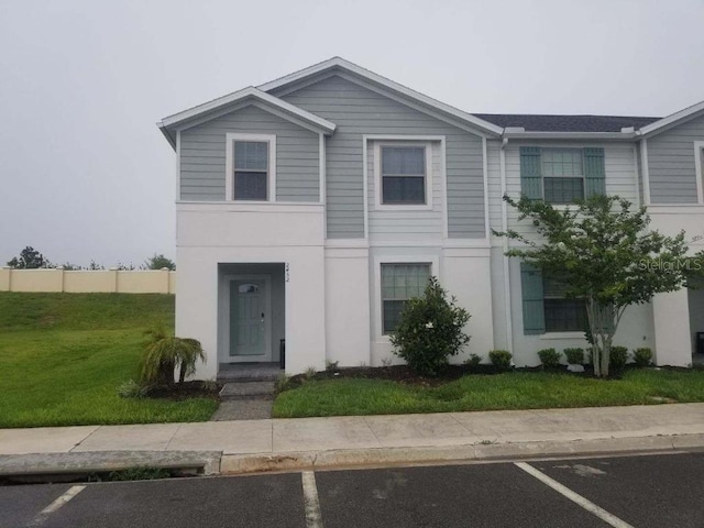 view of front of property with a front yard