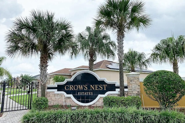 view of community / neighborhood sign