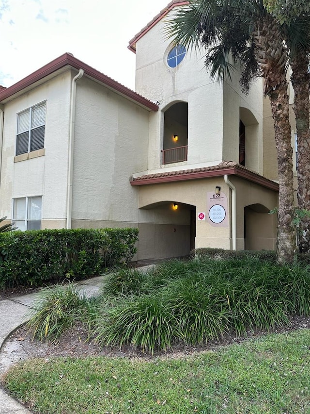 view of front facade