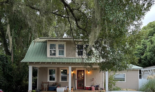 view of front facade with a porch