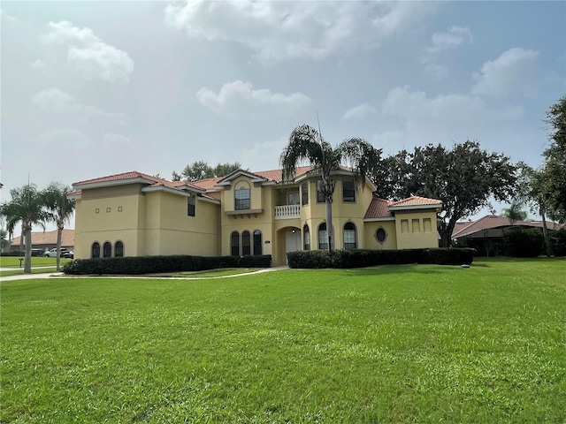 view of front of house featuring a front yard