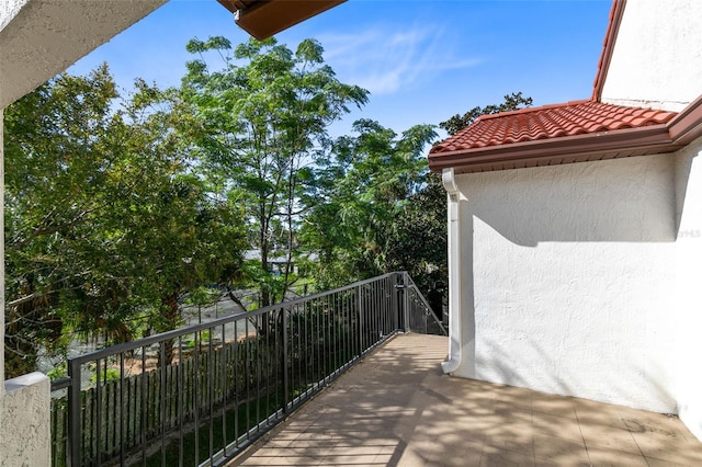 exterior space featuring a balcony