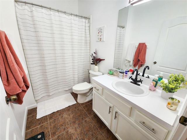 full bath featuring toilet, curtained shower, and vanity