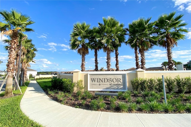 view of community / neighborhood sign