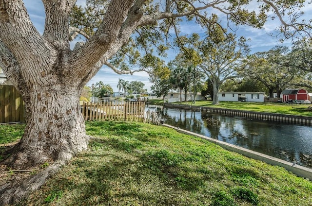 view of yard featuring a water view