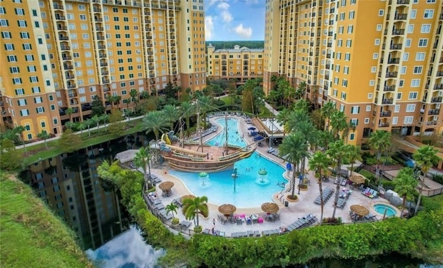 view of swimming pool