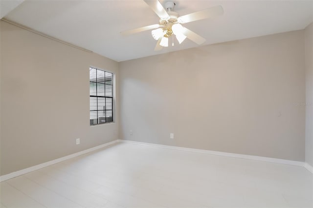 empty room featuring ceiling fan