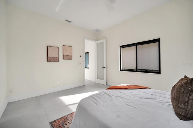 bedroom with ceiling fan