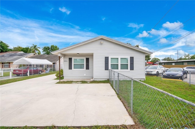 view of front of home with a front lawn