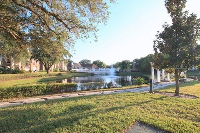 view of yard featuring a water view