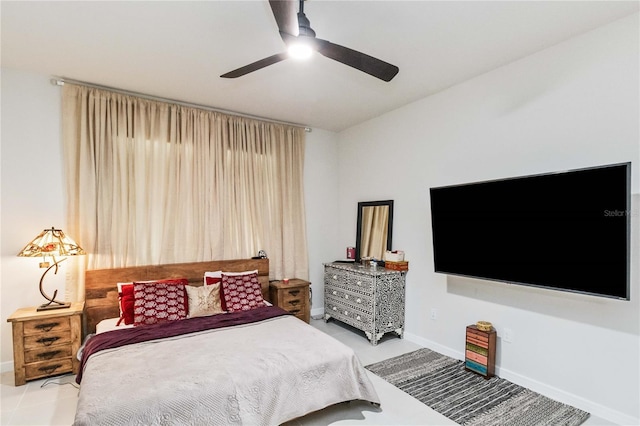 bedroom with ceiling fan