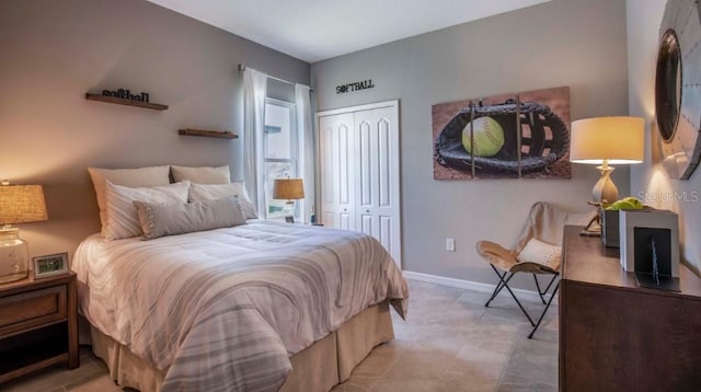 bedroom featuring a closet