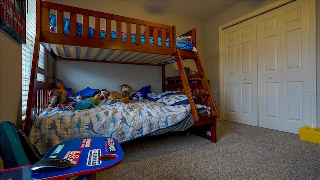 bedroom featuring carpet floors and a closet