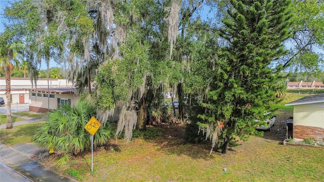 Listing photo 2 for 25 People St, Eatonville FL 32751