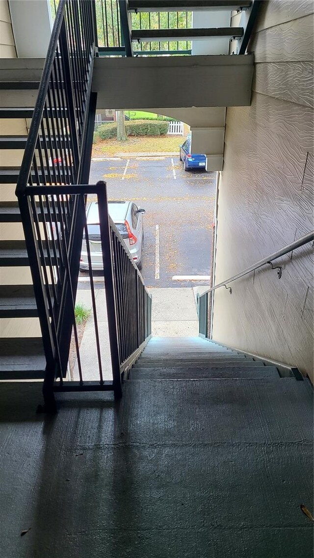 13103 Mulberry Park Dr Unit 824, Orlando, FL 32821 - view of stairway