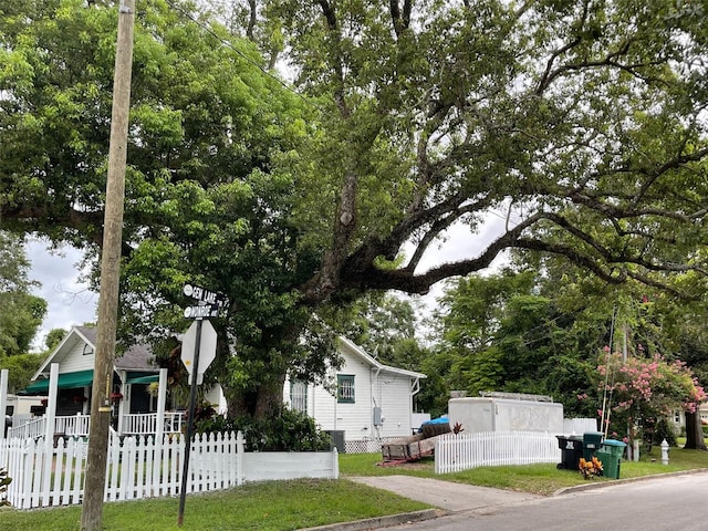 view of front of home with a front yard