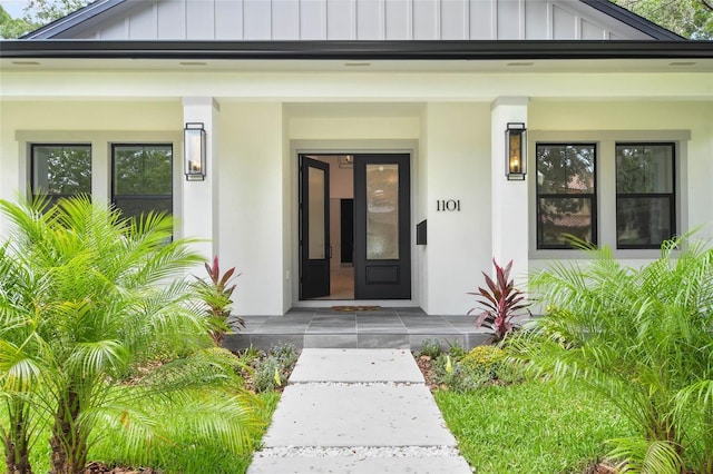 property entrance featuring covered porch