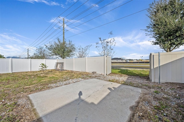 view of yard with a patio