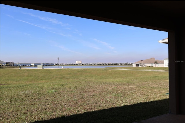 view of yard featuring a water view