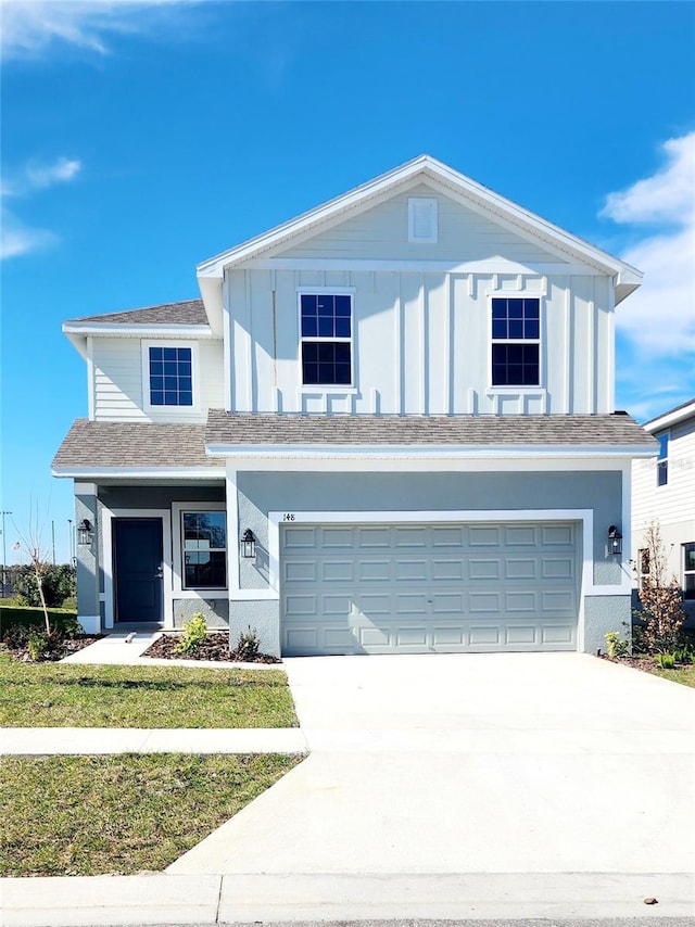 view of front facade featuring a garage