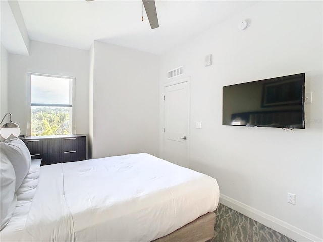 bedroom featuring ceiling fan