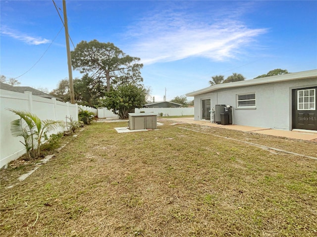 view of yard with a patio area